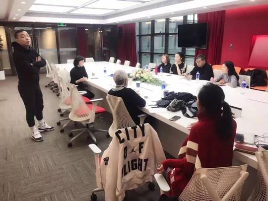 在学院副院长汤爱民教授的指导下,视唱课教师李林,录音课教师严若晨