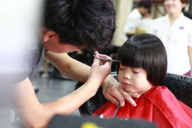 宝宝第一次理发什么时候好