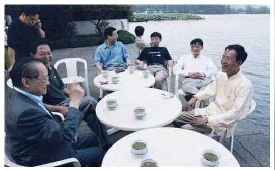 为了留下月薪500的前台，马云给了她0.2%的阿里股份