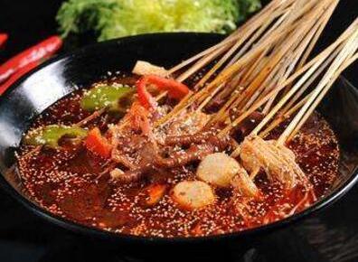 菜品,更好地满足消费者的口味需要,所以开一家啊咻冷锅串串店生意自然