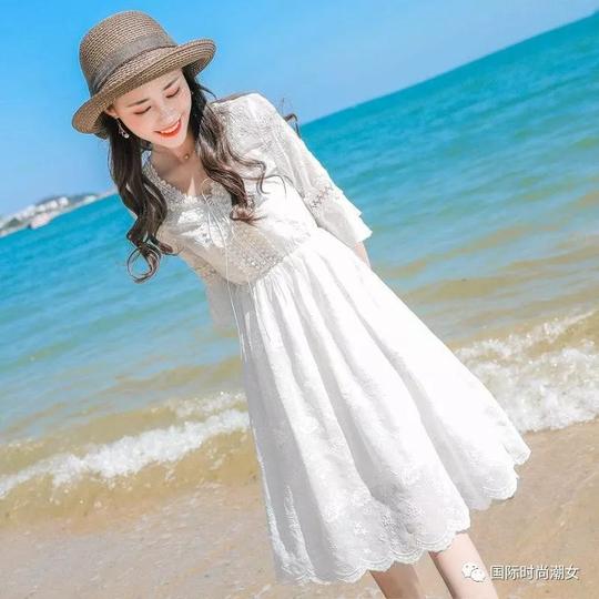 连背影都很美的一款超美长裙,仙气十足,非常美哦.