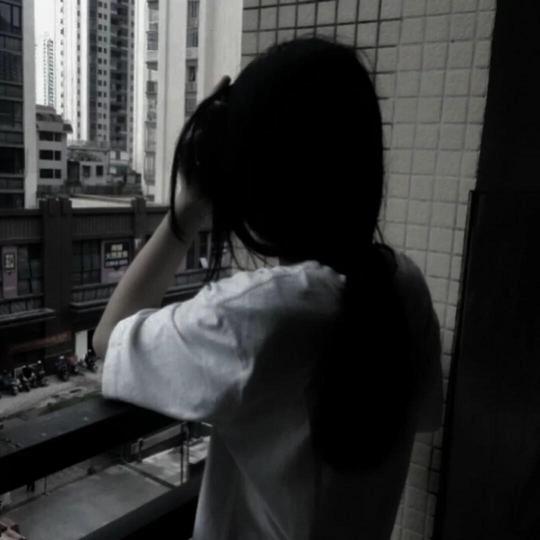 丧系女头
