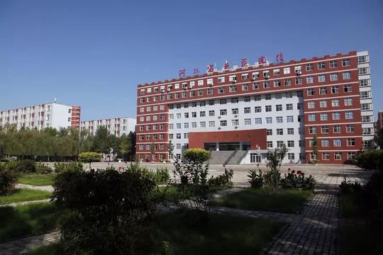 全国职业教育创新创业示范单位,河北省大学生创新创业示范孵化基地;开