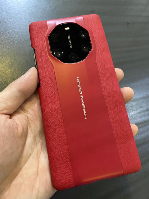 华为Mate40是八边形摄像头吗