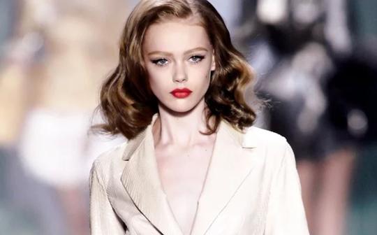 fridagustavsson达达|模特走秀剪辑runwaycollection