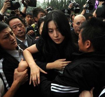 能让我摸一下胸部吗就摸一下表情包