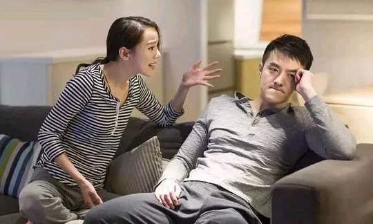 创业失败，老婆整天逛街，怒不可言想发作，看到袋子里文件后汗颜