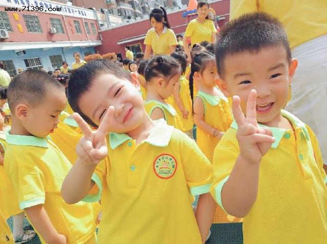 爱上孩子的幼儿园老师