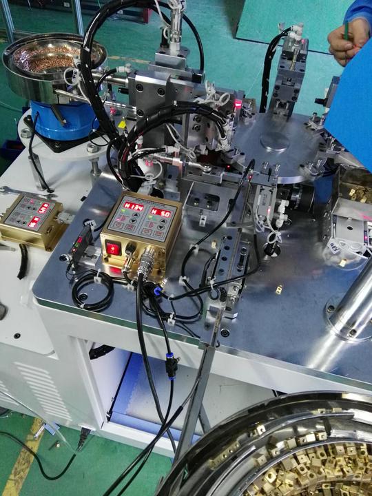 高效半自动银触点铆合机全自动化设备全自动组装机自动装配机