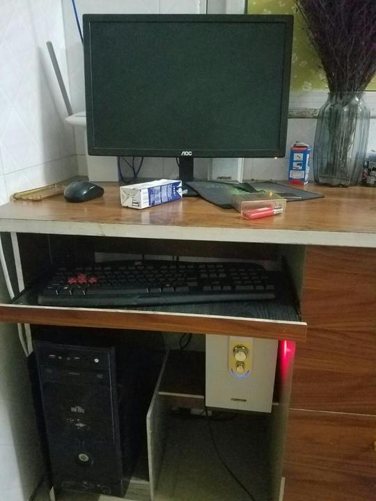 台式电脑一整套因为换工作不用了转让给有需要的人.
