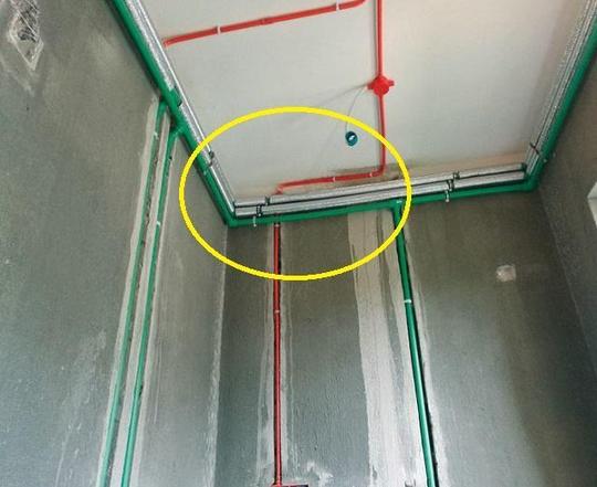 水管走顶好还是走地好?才发现装修工就是靠这赚钱的
