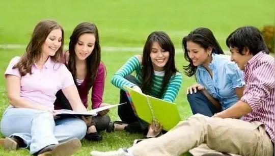 4.8万留学生不回英国，名牌大学要倒闭?原来靠我们的留学生养活