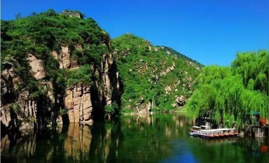 焦作青龙峡其实是云台山的子景区,因为它单独售票,所以游客不太多