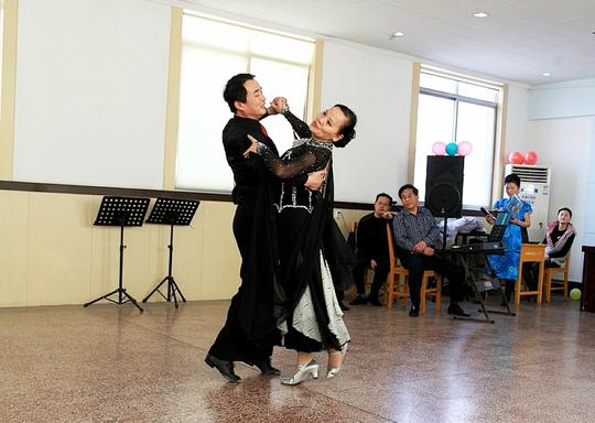 交谊舞