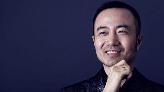 80后靠“骗”发家，每月吸金几十亿，逃到柬埔寨后还成了“国宾”
