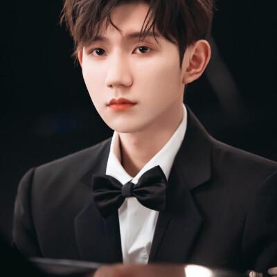 王源《穿过寒冬拥抱你》电影主题曲歌词是什么