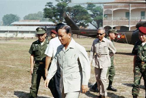 1975年黑色4月,南越南百万人大逃亡真实照片