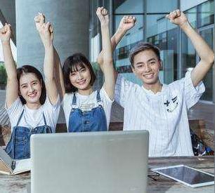大学生在校期间创业,还未毕业就已买房买车