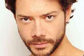  阿尔瓦罗·莫奇