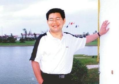 五千元创业成超级富豪,堪称王健林与马云的合体,如今