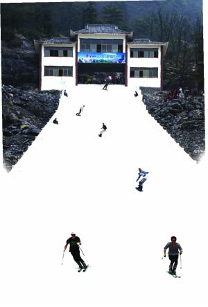 滑雪跟着子弹飞华蓥山首届冰雪节启动,国内规模最大的四季滑雪场亮相