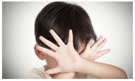 “妈妈，我再也不敢了!”儿子犯错被妈妈毒打，然后永远地消失了