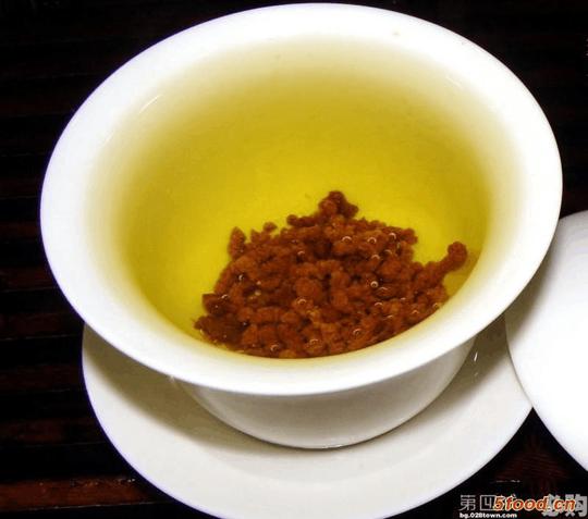 苦荞茶并非传统意义上的茶,也和绿茶,红茶,花茶,黑茶,白茶等六种茶类