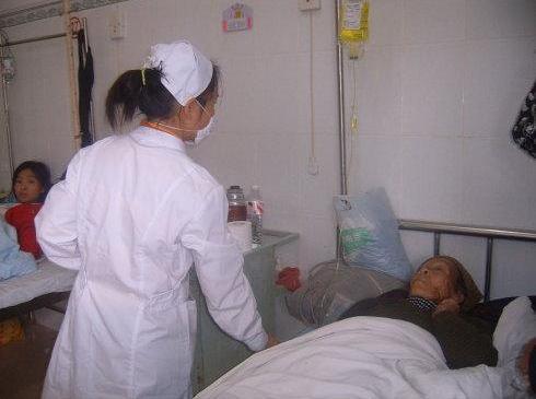 奶奶生病住院在线视频;