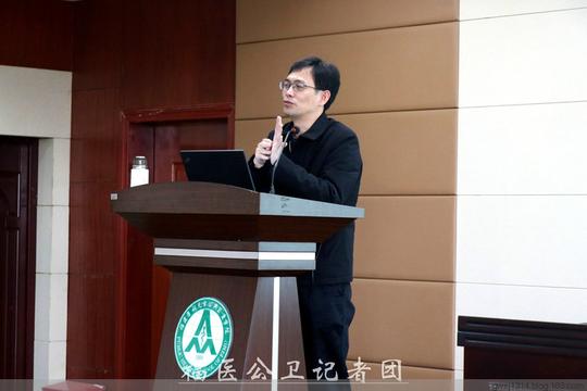 公共卫生学院举办2016年大学生创新创业训练计划项目结题报告会-福