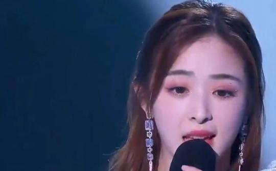 张含韵唯美演绎一首《一百万个可能》人美歌甜，气质佳人!(超清)