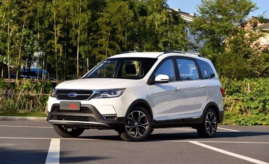 这些“suv”全是大忽悠，明明就是辆抬高的面包车