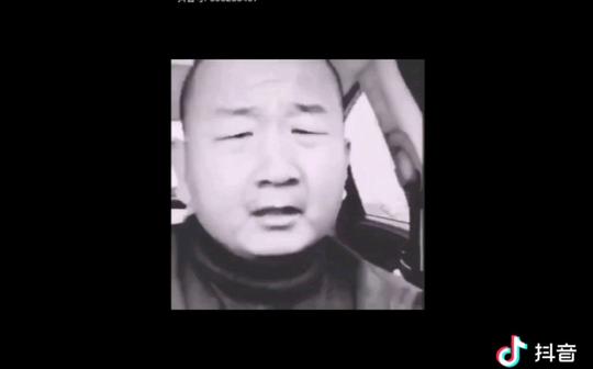 和平精英搞笑自己炸自己细节操作，建议调小耳机音浪