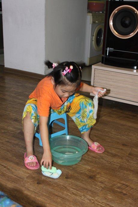 看我如何洗袜子