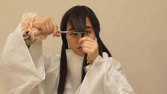 【如何剪发】妹子嫌长发不好打理想剪短一点，发型师直接剪超短，感觉变化好大