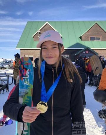 谷爱凌骑马秀腹肌图片