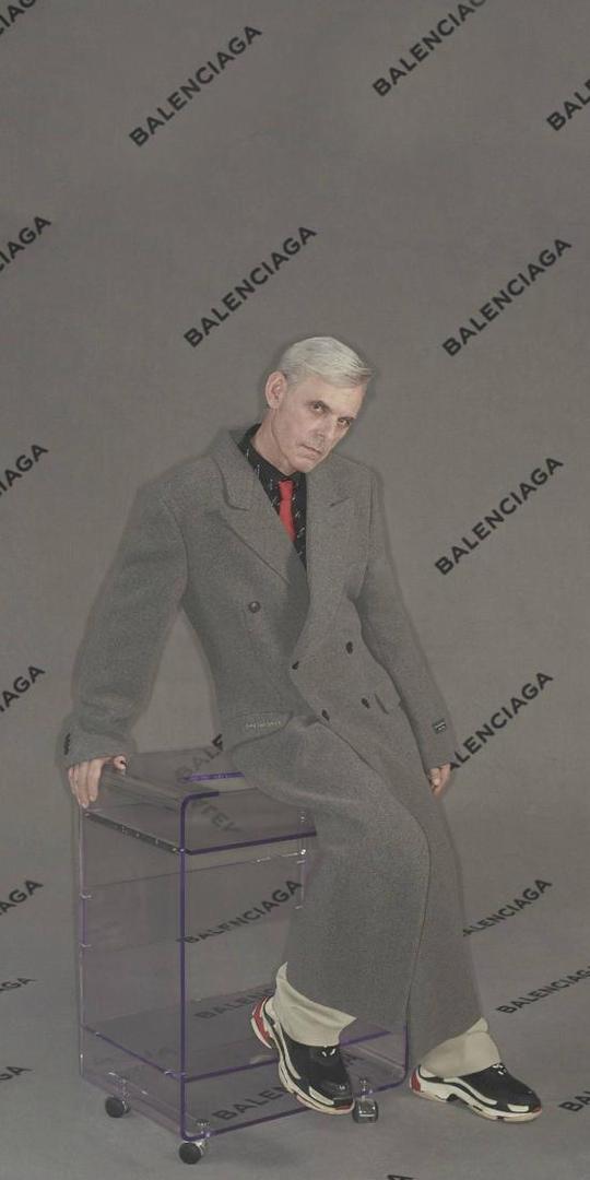 balenciaga巴黎世家奢侈品服饰模特
