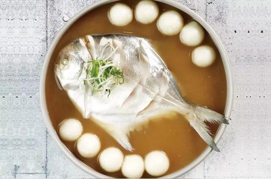 美食玩家如他,一手策划12种吃法的全黄鱼宴