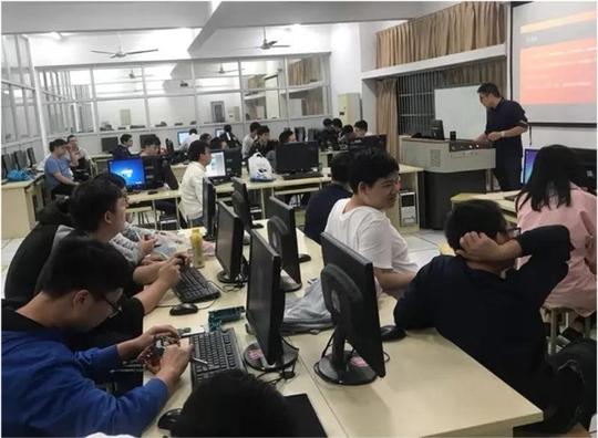 平阳云创空间创新创业交流会(金职院站)圆满结束