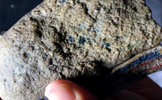 大马坎水石红雾翡翠图这块石头皮相非常好郑州哪里可以加工翡翠原石