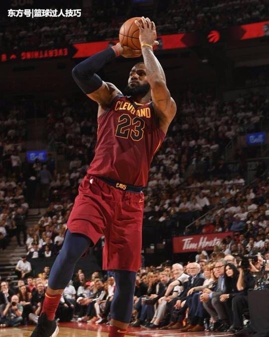 篮球nba正文至于投篮姿势,詹姆斯或许一辈子也比不上科比的美如画