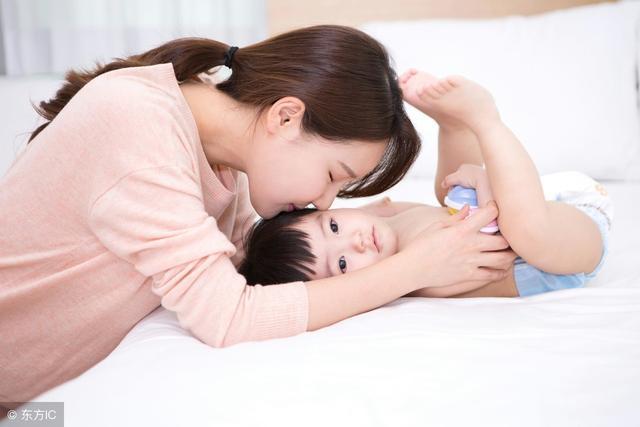 孕期有助于胎儿发育的睡姿