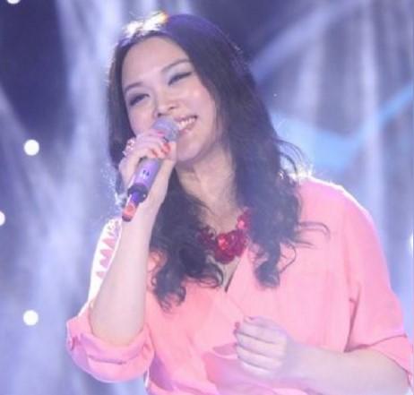 【图】许美静现身年代秀献唱倾城唱完她曾经的成名曲