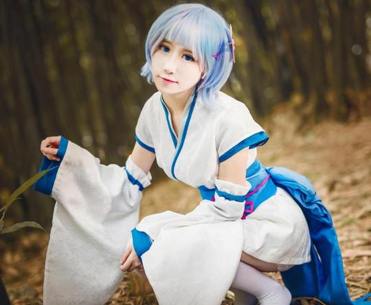 古装等)的行为并不能被称cosplay,只能称为变装.