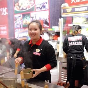开家烫趟鲜麻辣烫加盟店,致富好项目,你的创业明智之选.