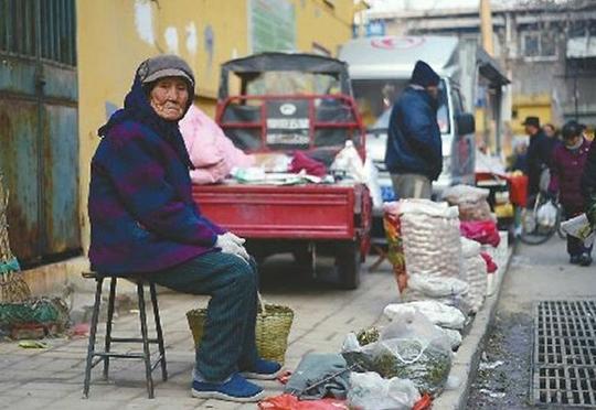 谁说农村老人没用?这三个小生意就很适合他们,挣得不比年轻人少