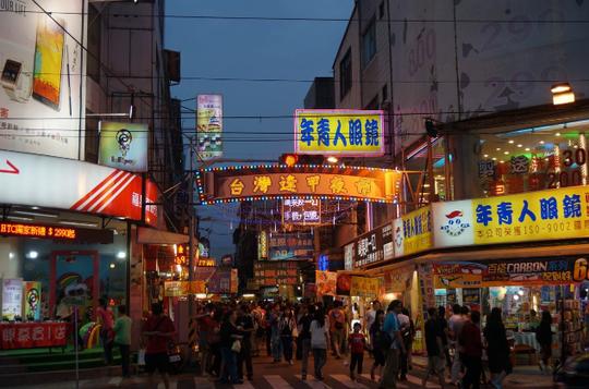 台湾曾受人欢迎的夜市,为何生意越来越不好做,你去过不?