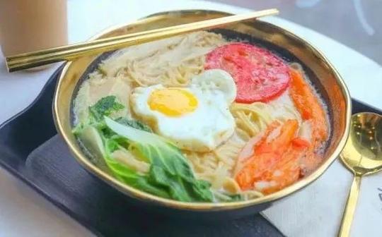 刷爆ins抖音小红书的网红泡面小食堂,现身贵阳路!