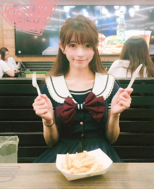 韩国第一美少女yurisamg直播首秀网友一致评论颜值过关