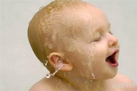 婴儿的乳痂可以用手剥吗