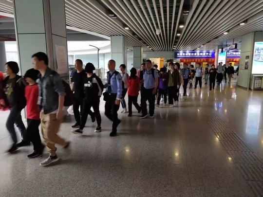 萧山警方摧毁特大电信网络诈骗团伙，40余名95后、00后诈骗成员落网!